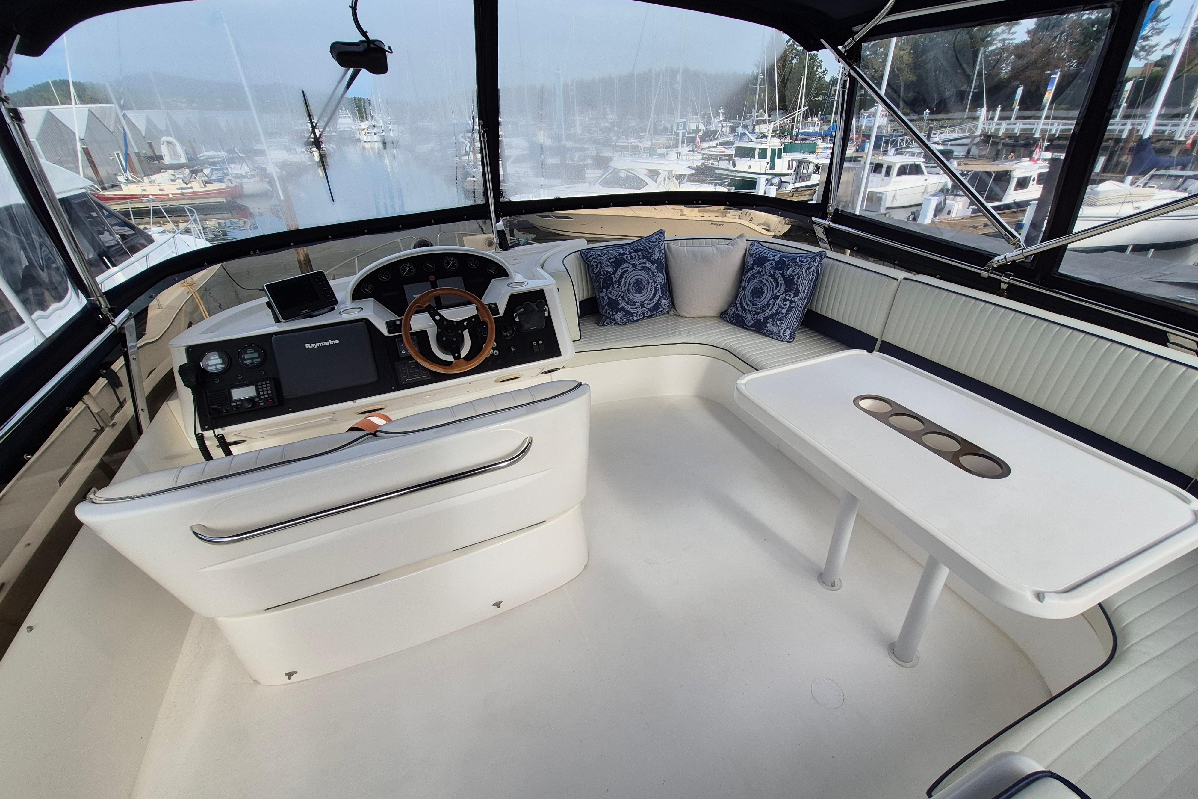 Sunset for twelve on a premium yacht — photo 20
