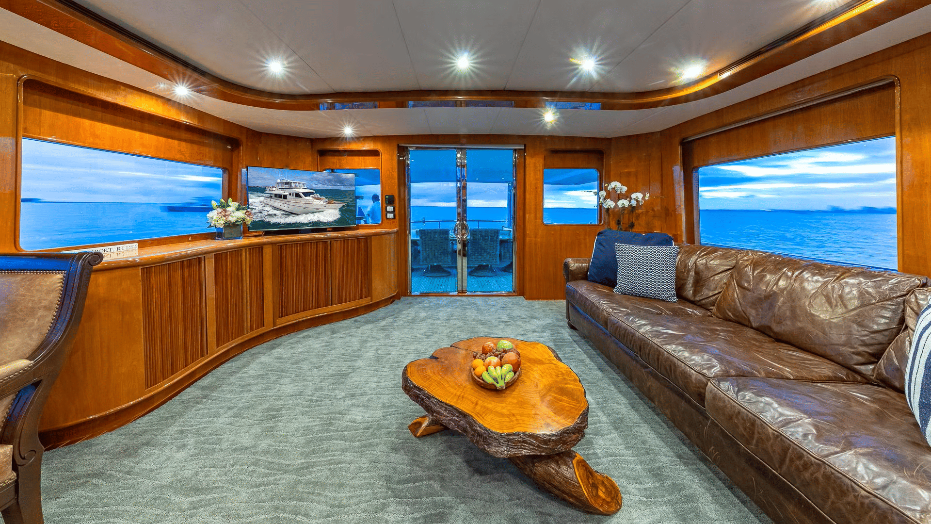 Room for twenty-five on the water — photo 4