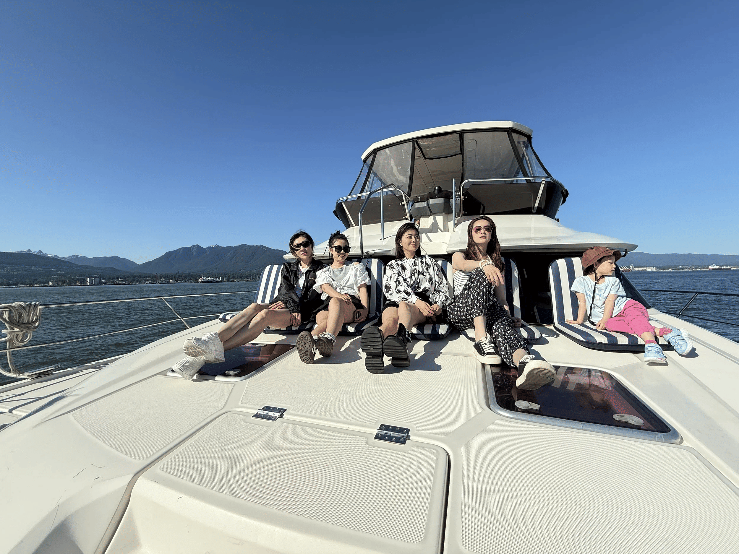A party-sized catamaran from Granville Island — photo 2