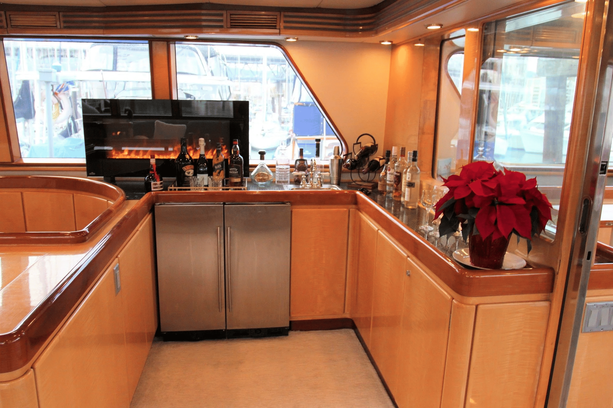 A big-deck party for up to fifty — photo 9