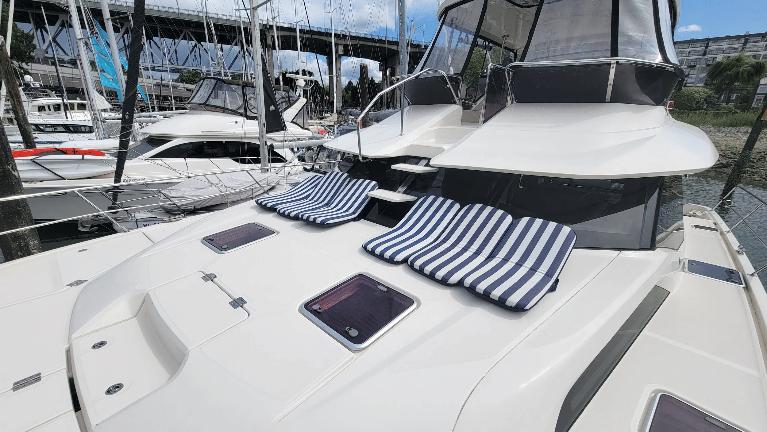 A party-sized catamaran from Granville Island — photo 4