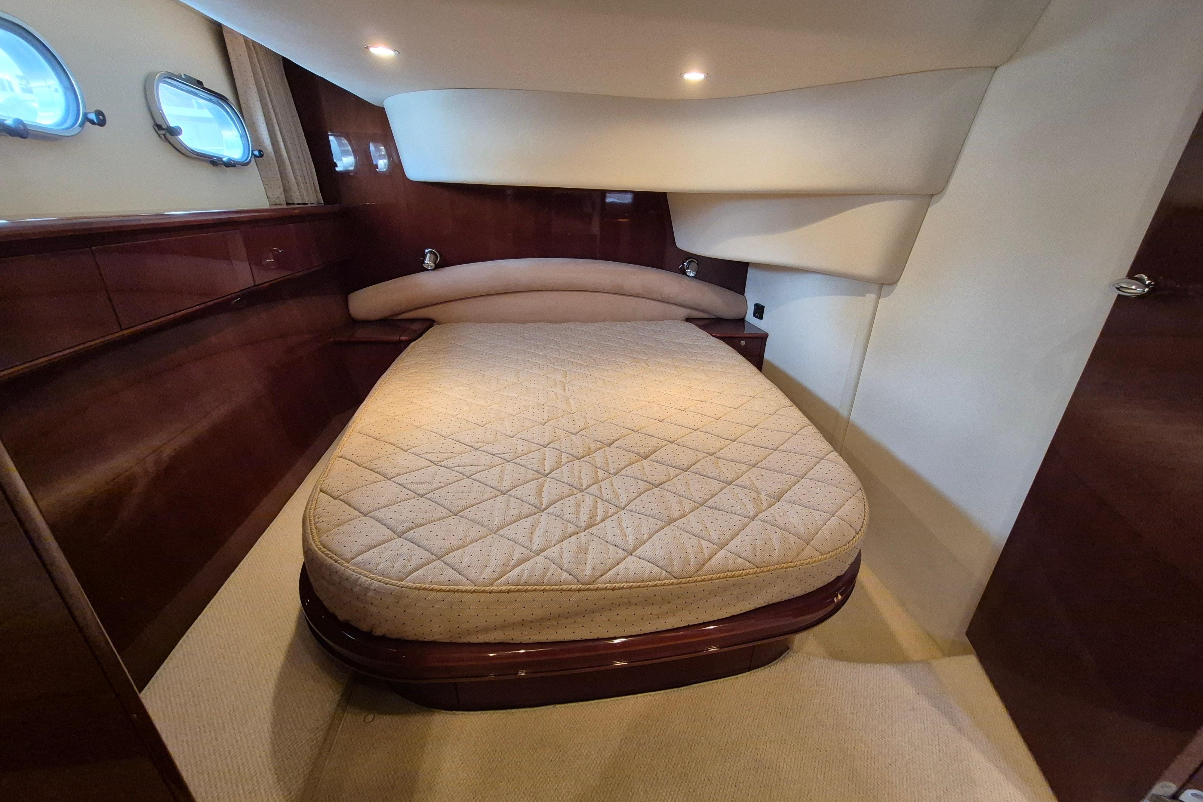 Sunset for twelve on a premium yacht — photo 19