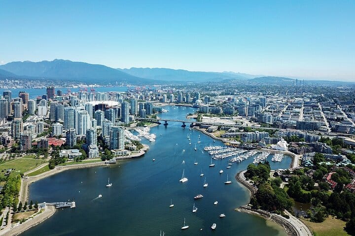 Vancouver Science World City Yacht Tour · 3-Star Comfort Class — photo 6