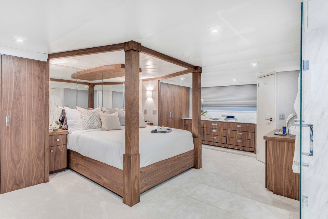 Three days up the coast on a 112-foot yacht — photo 23