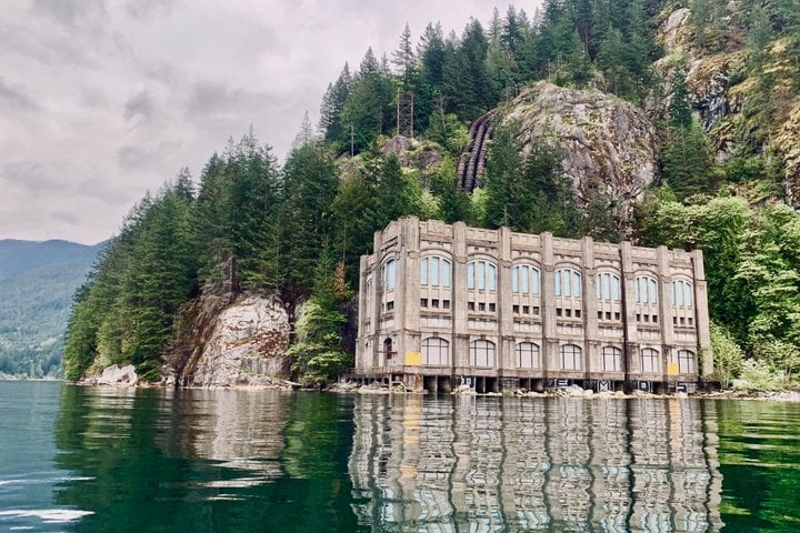 Vancouver Granite Falls Cruise · 3-Star Comfort Class — photo 3