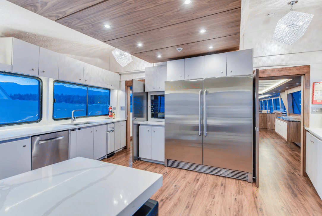 Three days up the coast on a 112-foot yacht — photo 27