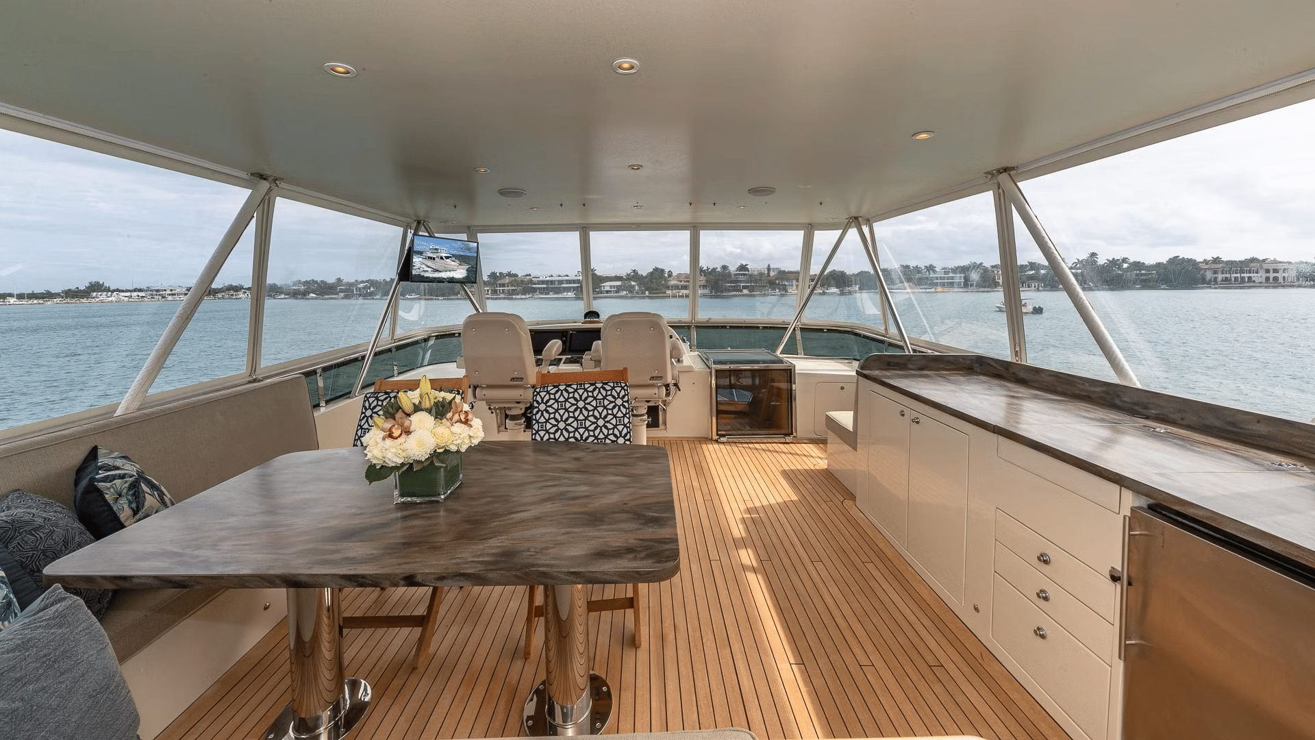 Room for twenty-five on the water — photo 17