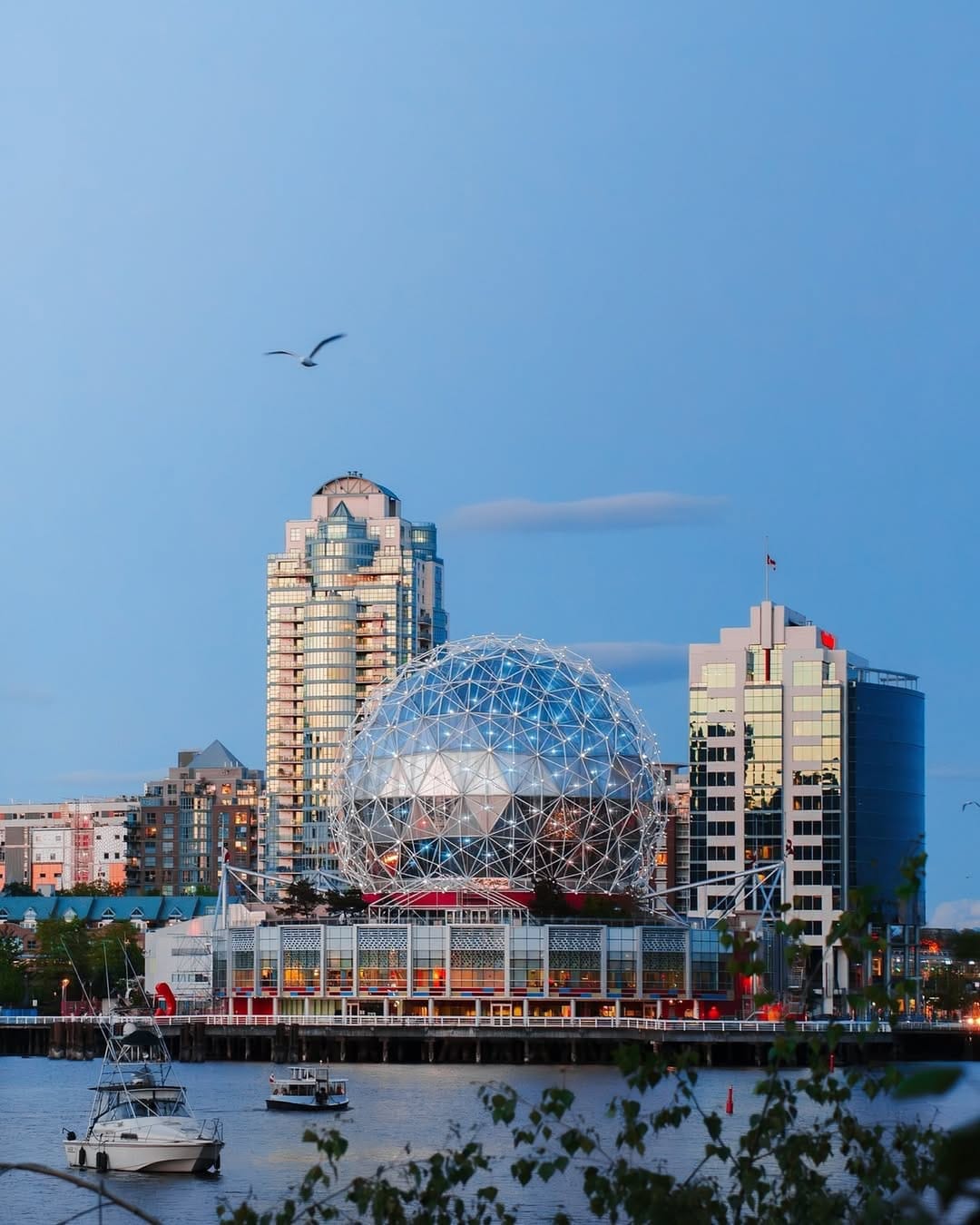 Vancouver Science World City Tour · 3-Star Comfort Class, Coal Harbour Public Dock