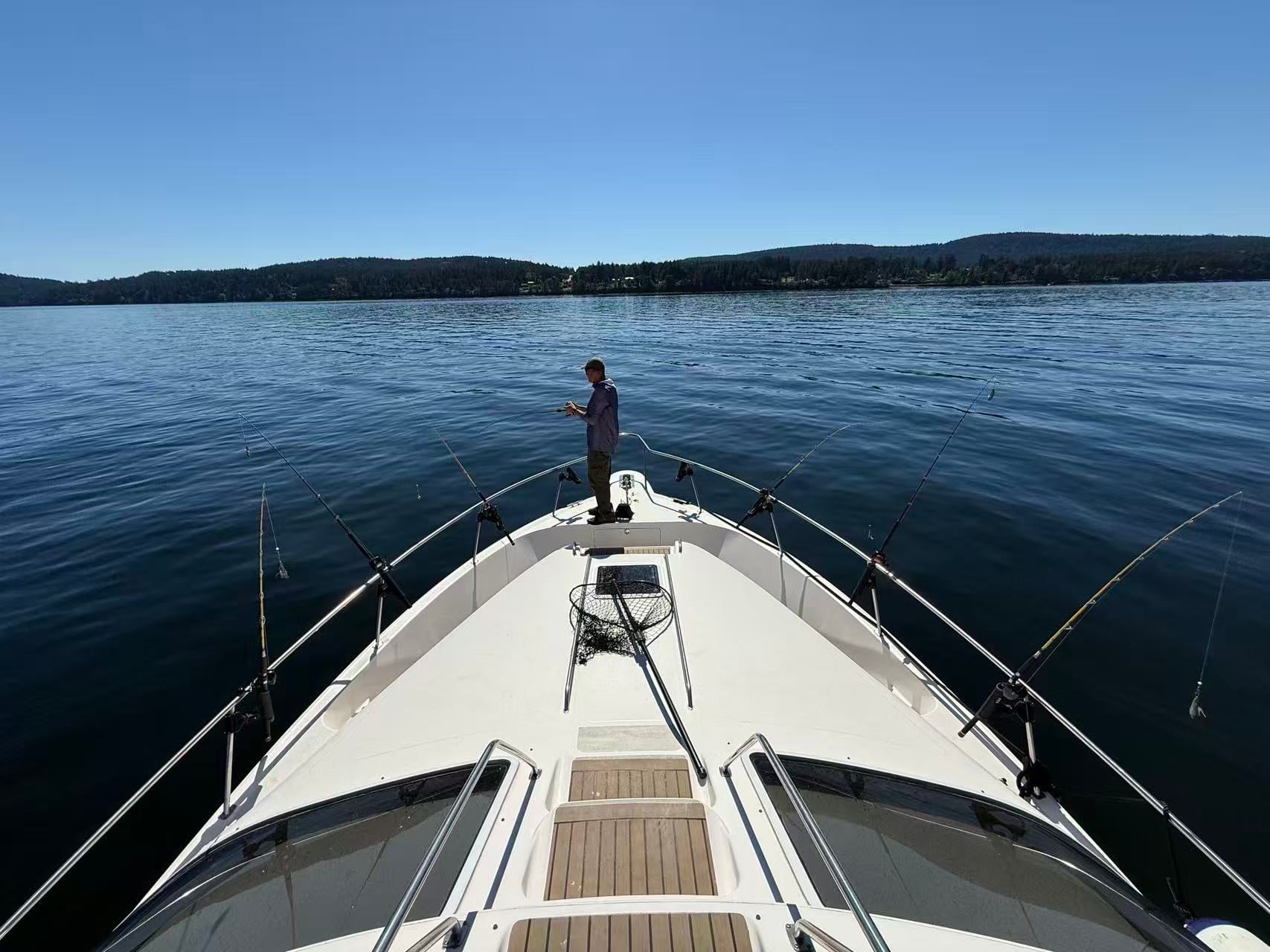 A full day of fishing on a big boat — photo 3
