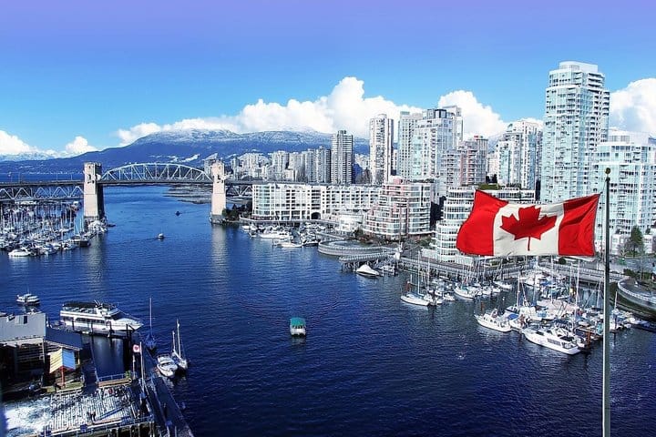 Vancouver Science World City Yacht Tour · 3-Star Comfort Class — photo 14