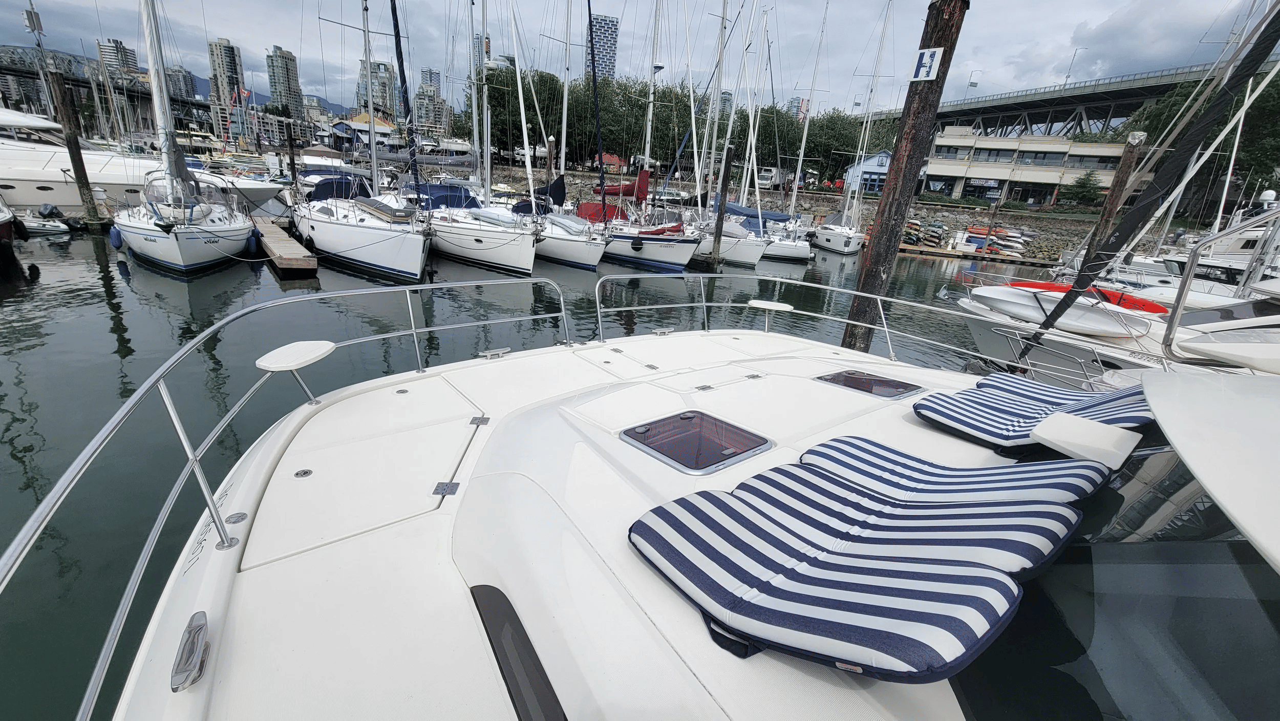 A party-sized catamaran from Granville Island — photo 5