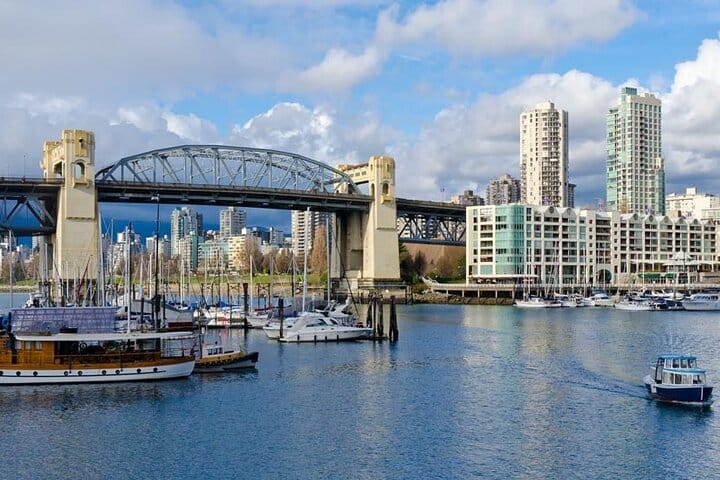 Vancouver Science World City Yacht Tour · 3-Star Comfort Class — photo 7