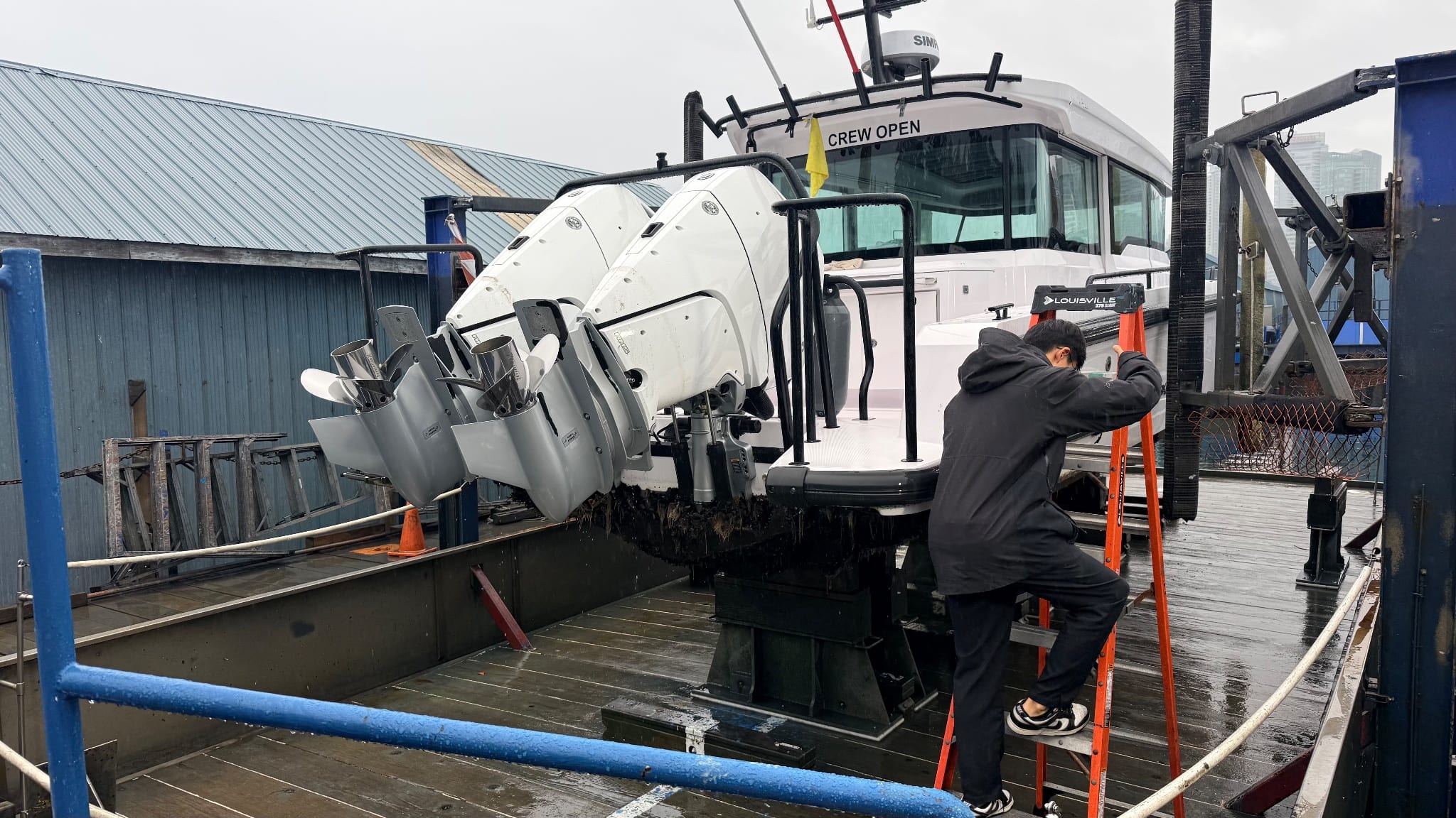 Does the bottom of this boat require a primer?